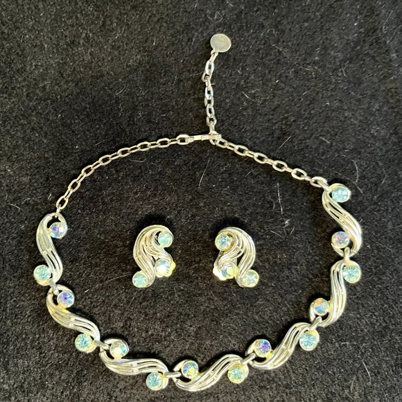 Jewelry - Vintage ‘Choker Style’ Silver Tone Necklace & Earrings w/Blue ‘Confetti’ Crystal